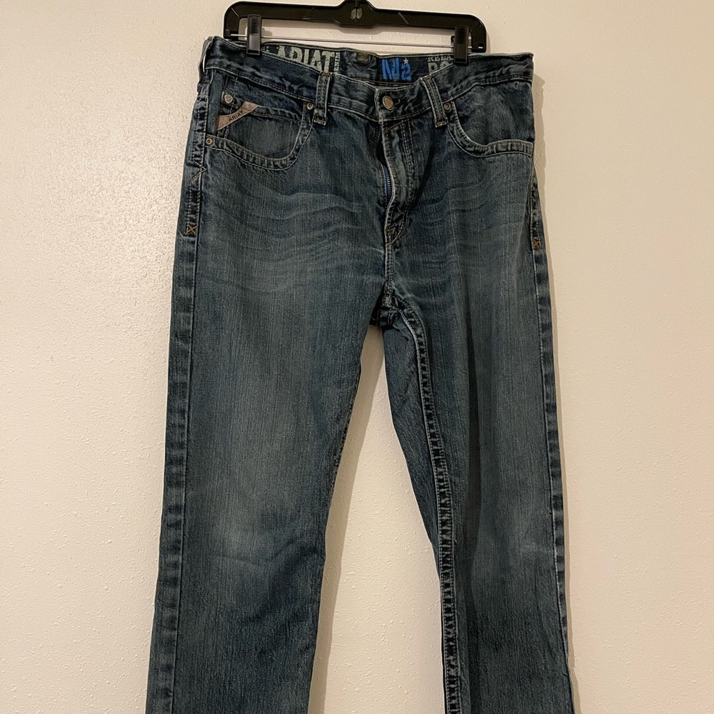 Ariat Mens M2 Relaxed Fit Boot Cut Denim Jeans Size 36 x 33 cut leg bottoms